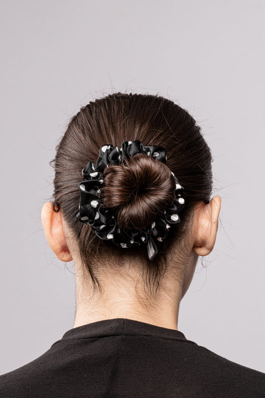 Hedvábná gumička Large Polka Dot – Černá